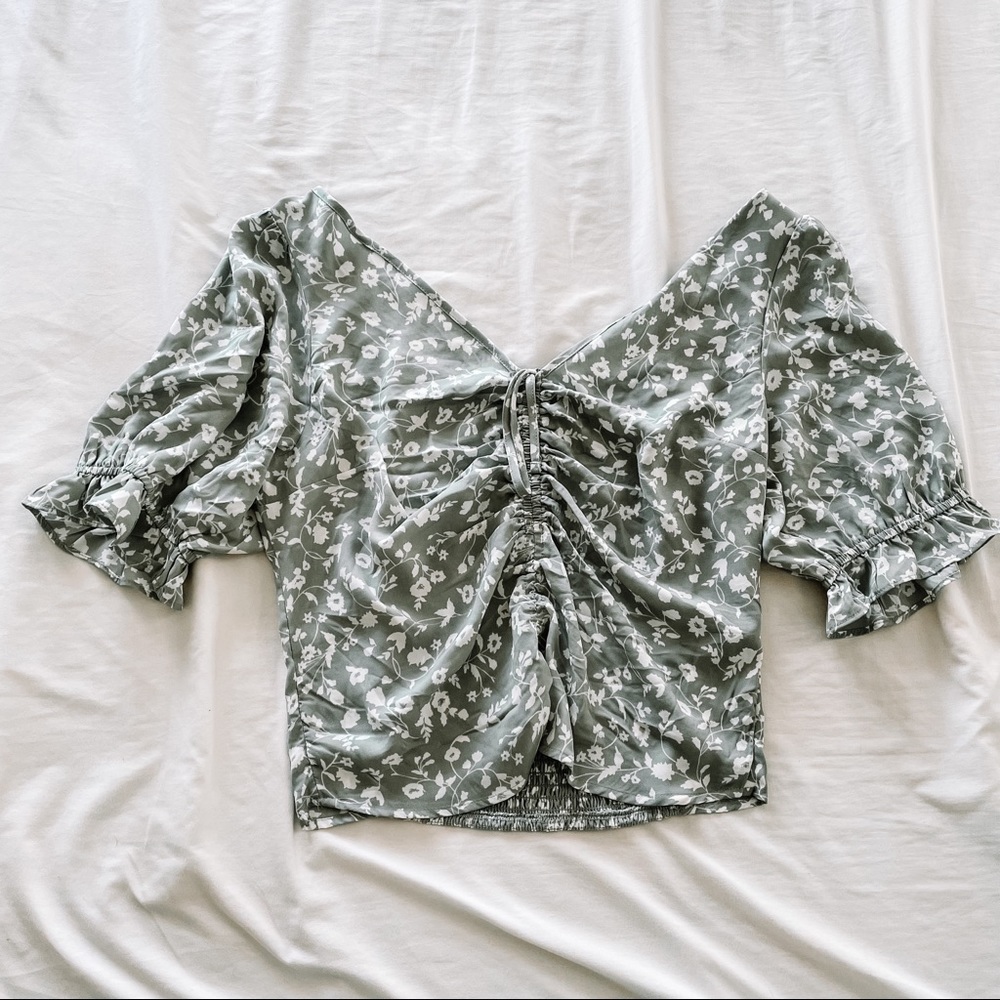 NWT Abercrombie & Fitch Floral Cinched Front Puff Sleeve Top